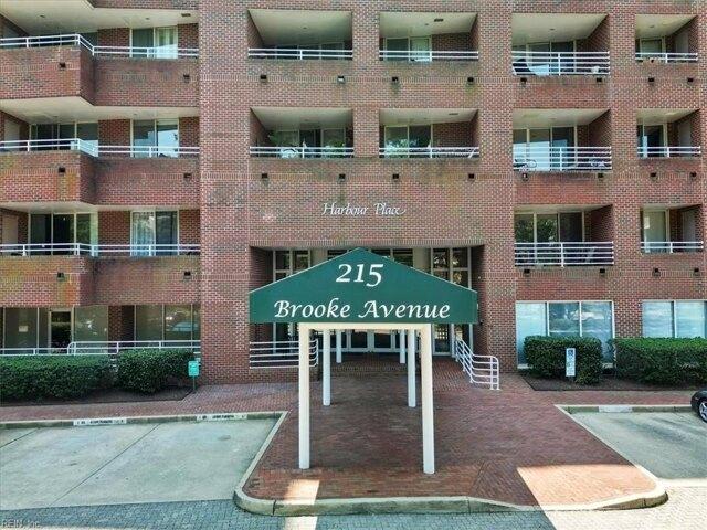 Condo for sale in Norfolk
