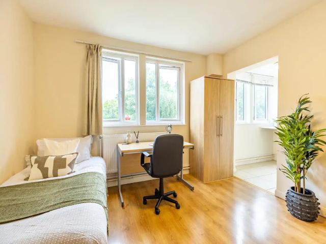 Apartment for rent in Camberwell, Greater London