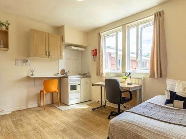Studio for rent in Camberwell, Greater London