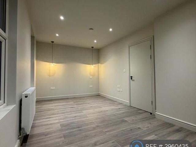 House for rent in West Hackney, Greater London