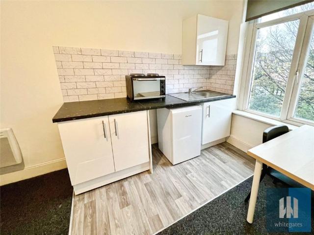 Studio for rent in Brighouse, West Yorkshire