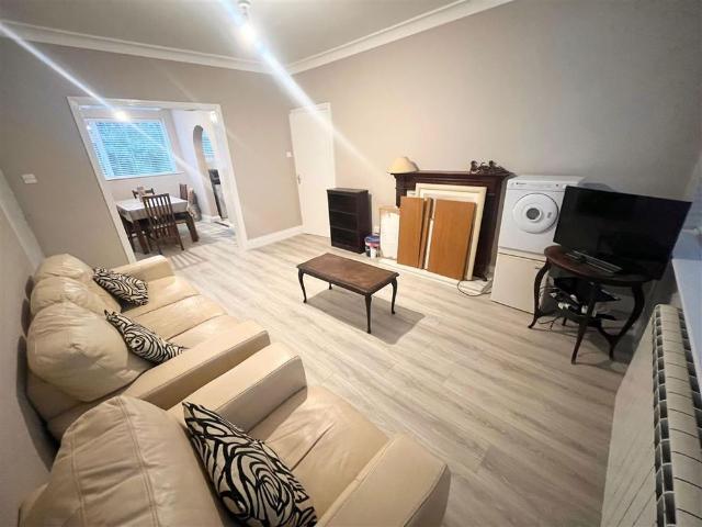 Apartment to rent in Bluebell, North Tipperary