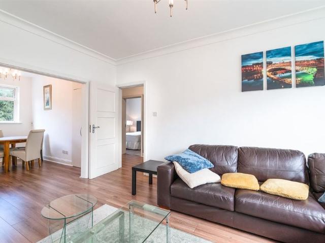 Apartment to rent in Bluebell, North Tipperary