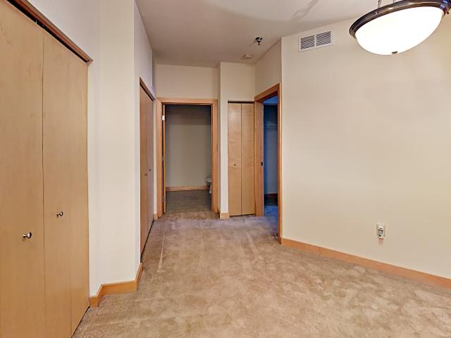 Apartment for rent in Brookfield