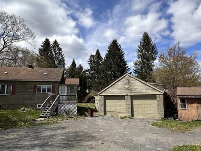 House for sale in Charlton, Massachusetts