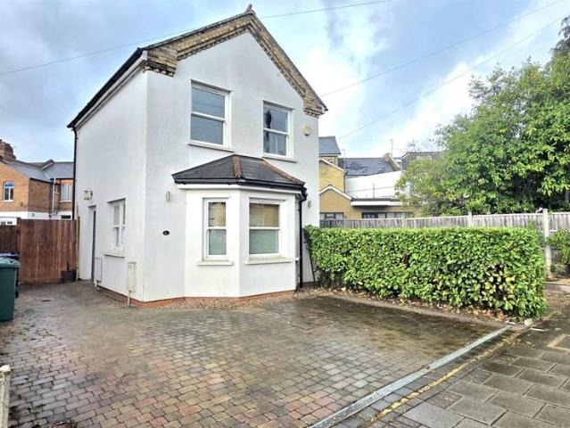 House for rent in London Borough of Barnet, Greater London
