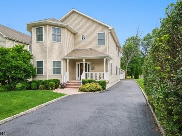 House for sale in Chatham, New Jersey