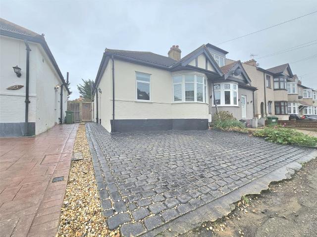 House for rent in London Borough of Havering, Greater London