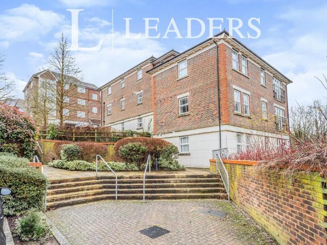 House for rent in Perryfields, West Sussex