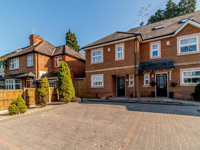 House for rent in Blackhills, Surrey