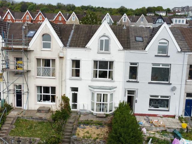 Apartment for rent in Nangreaves, Wales