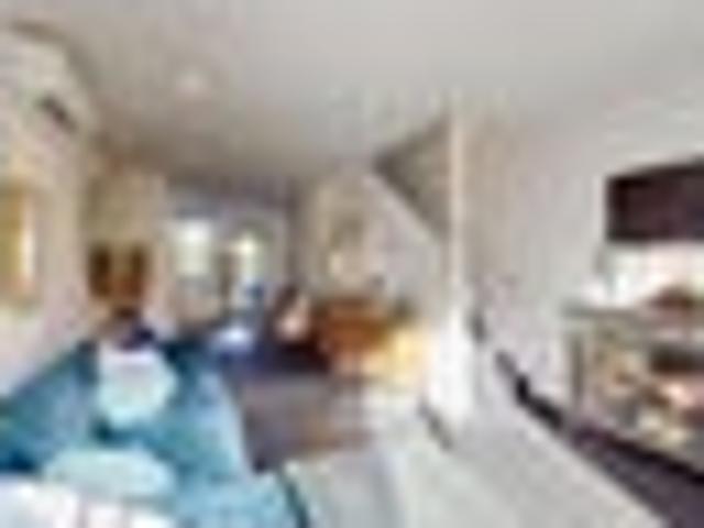 Townhouse for rent in Kowhai Park, Wellington