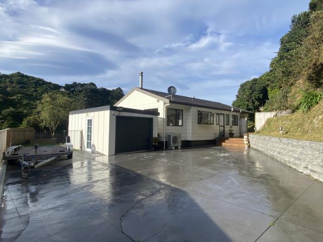 House for rent in Kowhai Park, Wellington