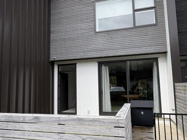 House for rent in Kowhai Park, Wellington
