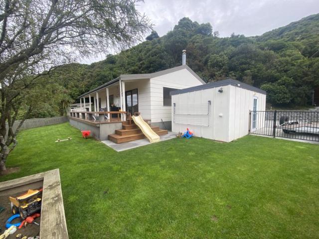 House for rent in Kowhai Park, Wellington
