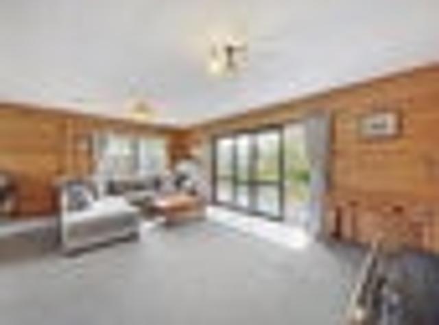House for rent in Kowhai Park, Wellington