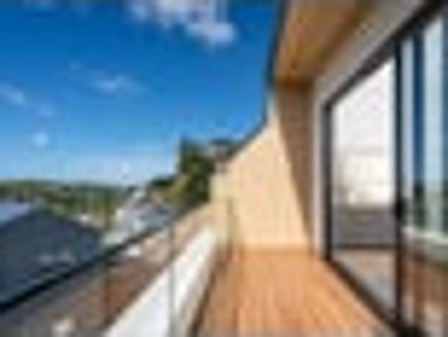 Townhouse for rent in Kowhai Park, Wellington
