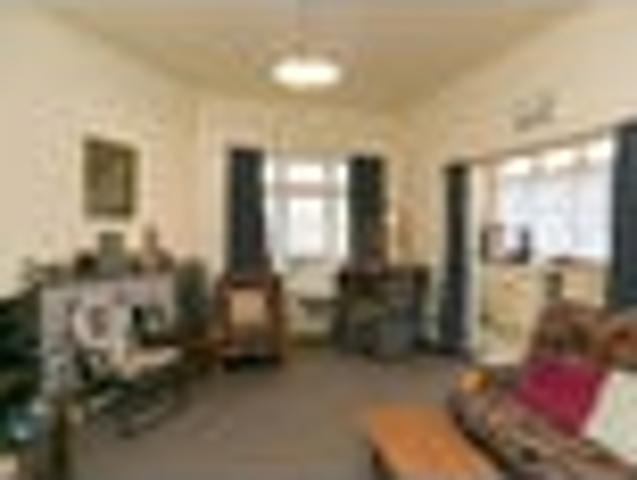 House for rent in Kowhai Park, Wellington
