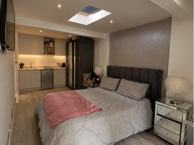 Studio for rent in London Borough of Croydon, Greater London