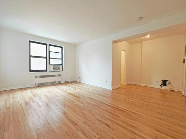 Apartment for sale in Arverne, New York