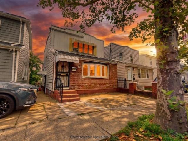 House for sale in Arverne, New York