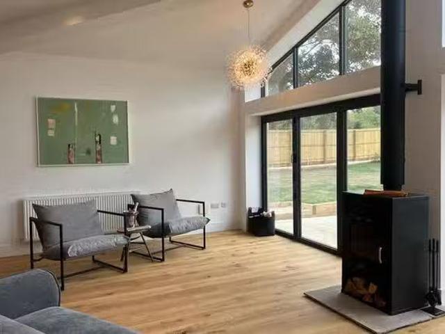 Apartment for rent in Selwood, Spring Gardens