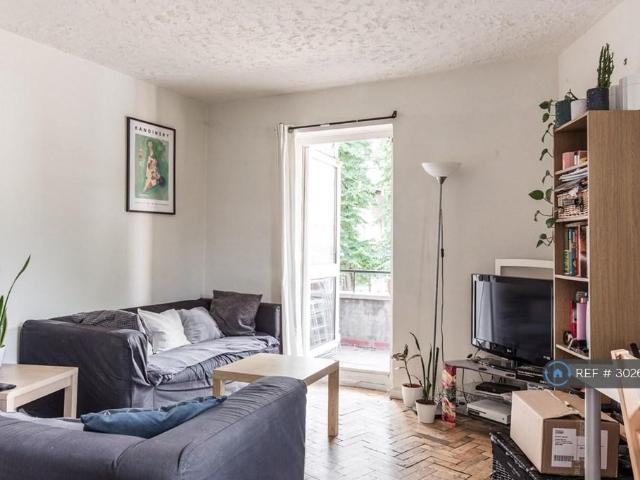 Apartment for rent in Stockwell, Greater London