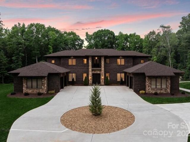 House for sale in Wingate