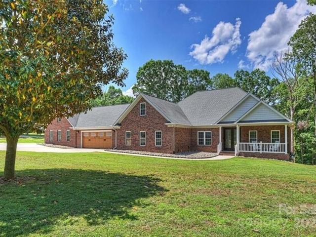 House for sale in Wingate