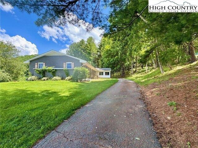 House for sale in Elk Park