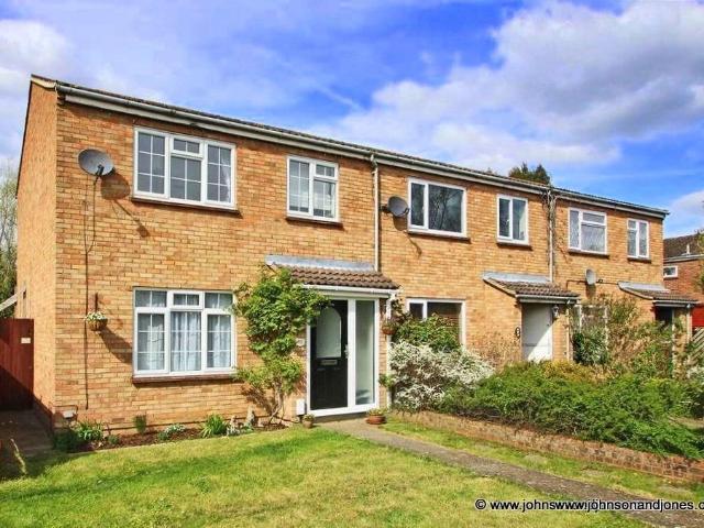 House for rent in Row Town, Surrey