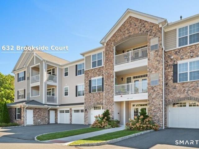 Condo for sale in Newtown Woods, Newtown