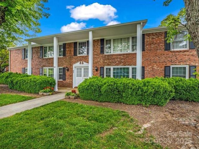 Condo for sale in Hendersonville
