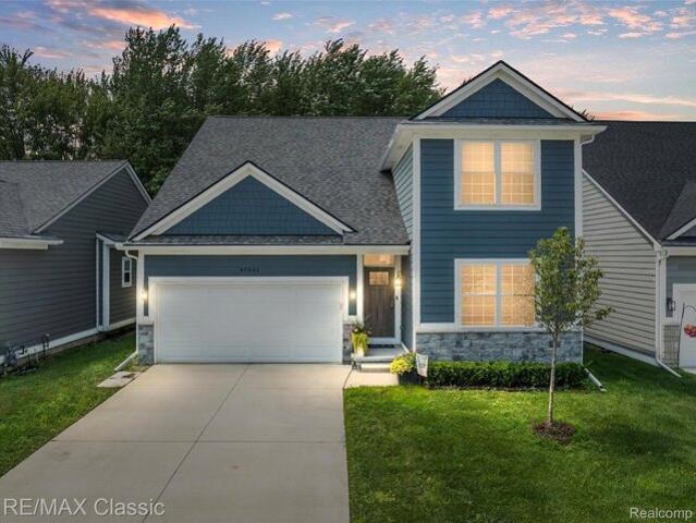 Condo for sale in New Baltimore