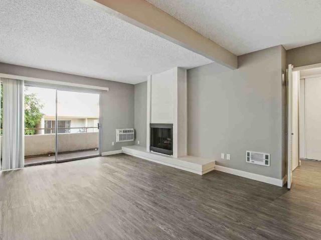 Apartment for rent in Azusa, California