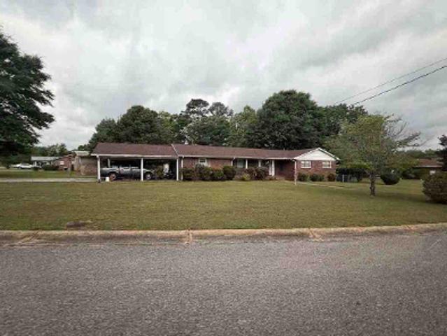 House for sale in Lenlock, Anniston