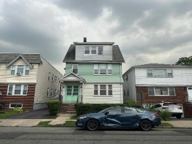House for sale in East Orange, Essex County