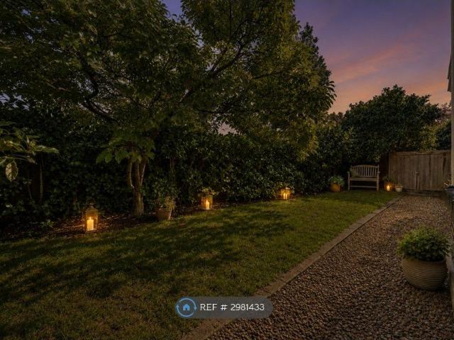 Apartment for rent in London Borough of Richmond upon Thames, Greater London