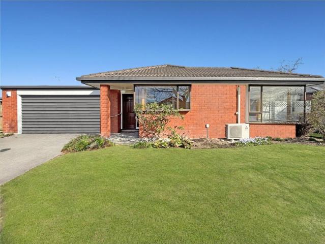 House for rent in Chaslands, Canterbury
