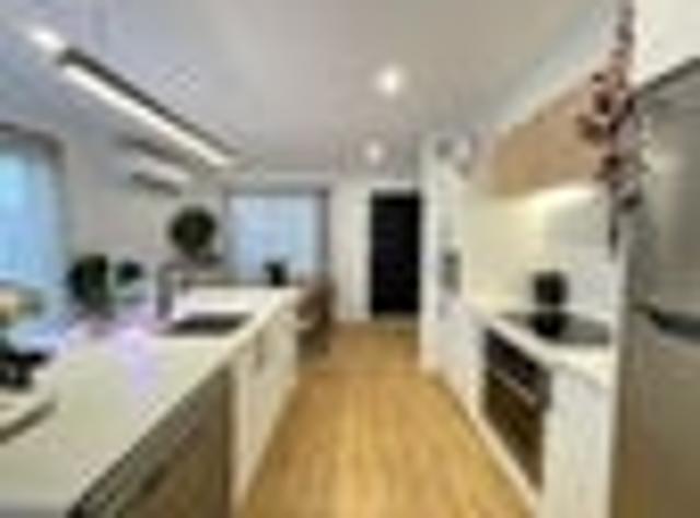 Apartment for rent in Chaslands, Canterbury