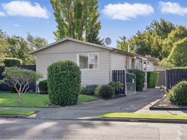 House for rent in Chaslands, Canterbury