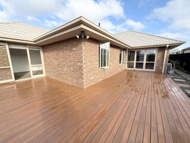 House for rent in Chaslands, Canterbury
