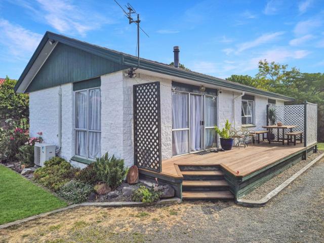 House for rent in Chaslands, Canterbury