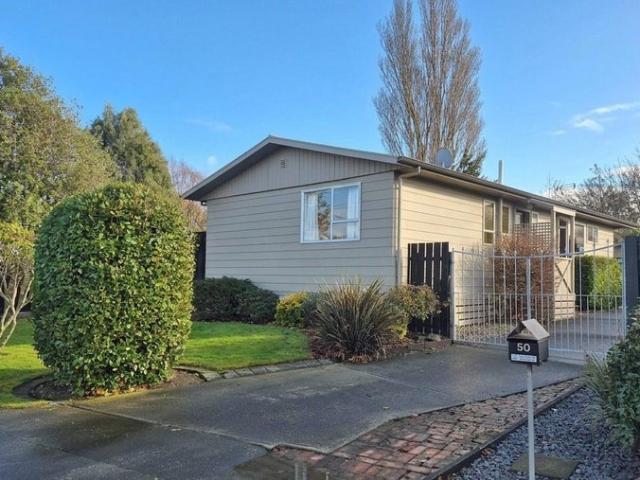 House for rent in Chaslands, Canterbury