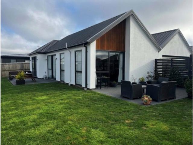 House for rent in Chaslands, Canterbury