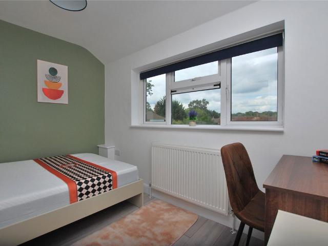 Apartment for rent in Westborough, Surrey