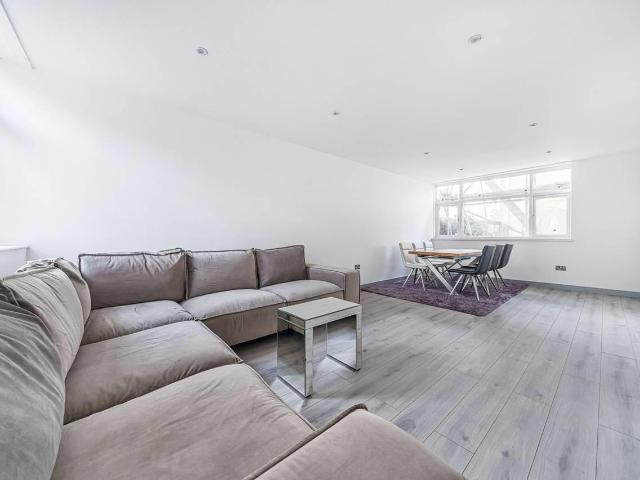 House for rent in Covent Garden, Victoria