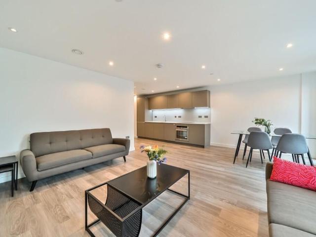 Apartment for rent in Bromley-by-Bow, Poplar Grove