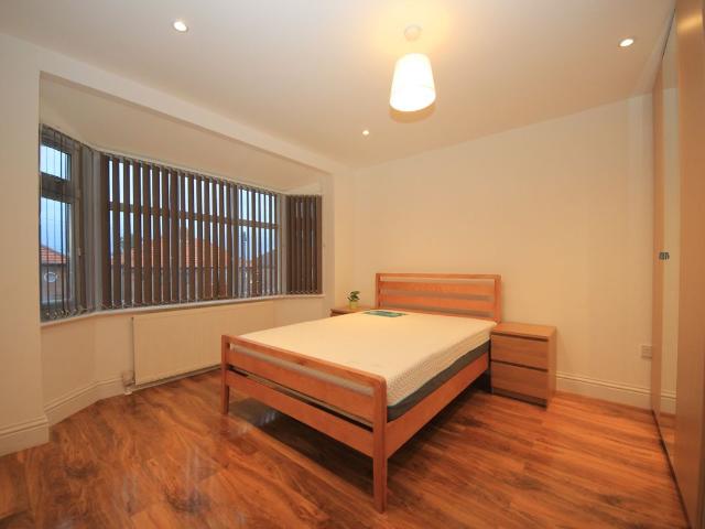 Apartment for rent in South Stanmore, Greater London