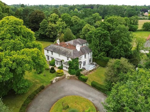 House for rent in Sunningdale